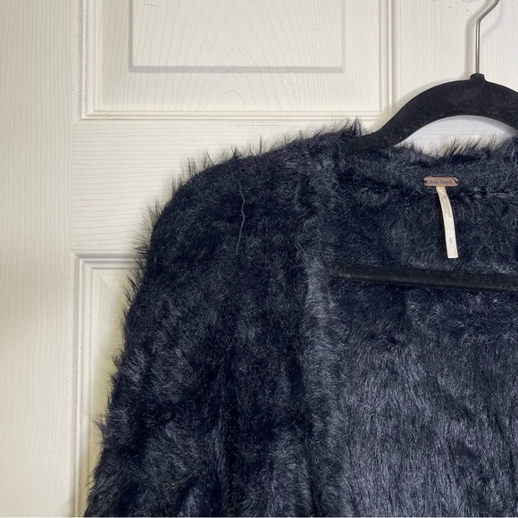 Free People Women’s Black Faux Fur Cardigan Sz S - Picture 7 of 9